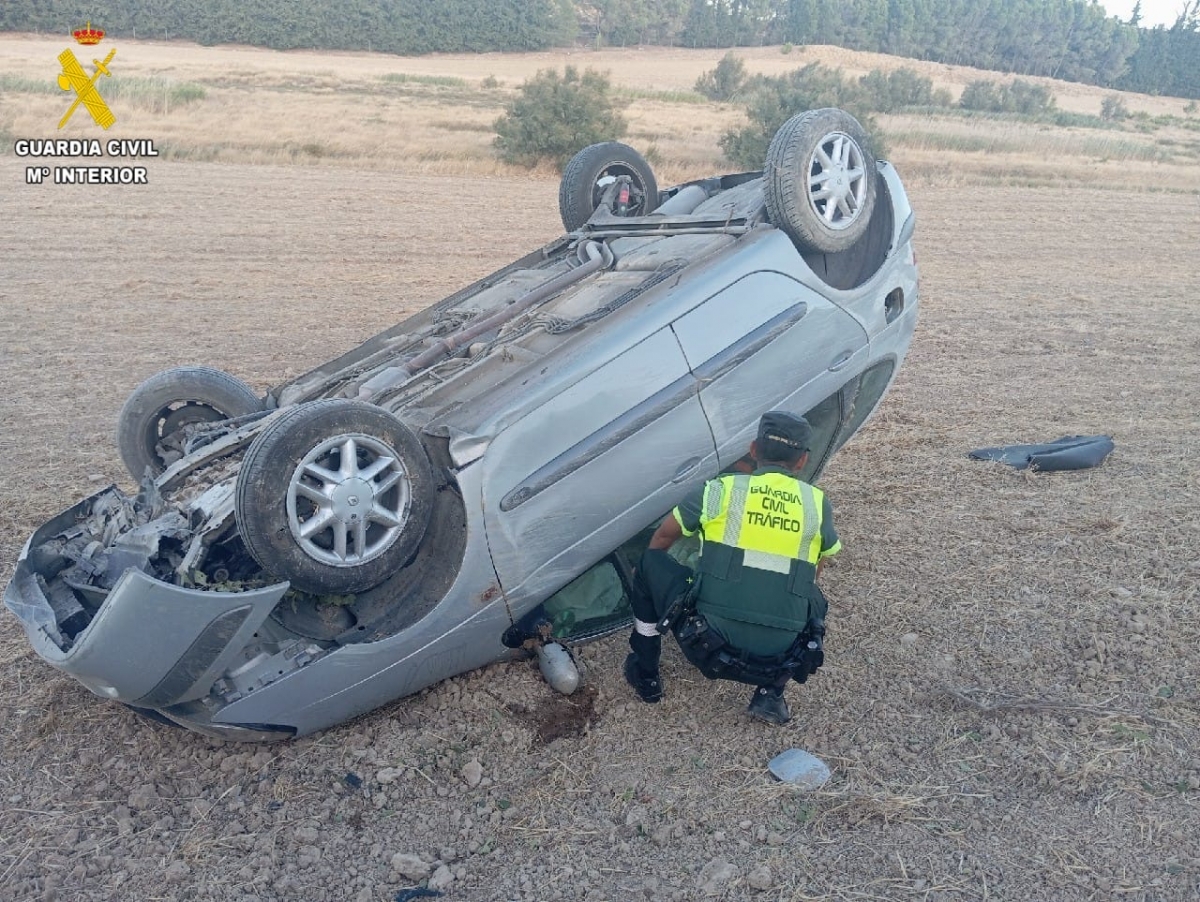 Un turismo vuelca en la NA-115 a su paso por Olite, dejando un herido