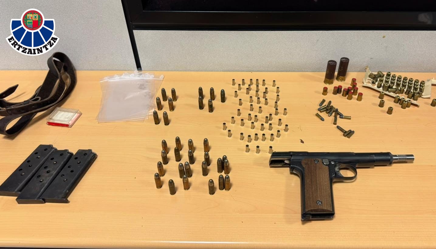 Detenido en Gasteiz tras amenazar con una pistola a trabajadores de varios locales de hostelería