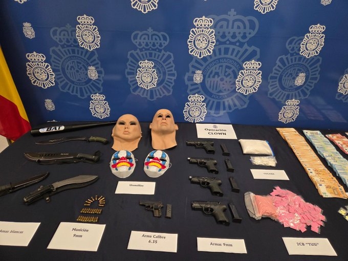 La Policía Nacional detiene a tres jóvenes con armas y drogas sintéticas en Marbella