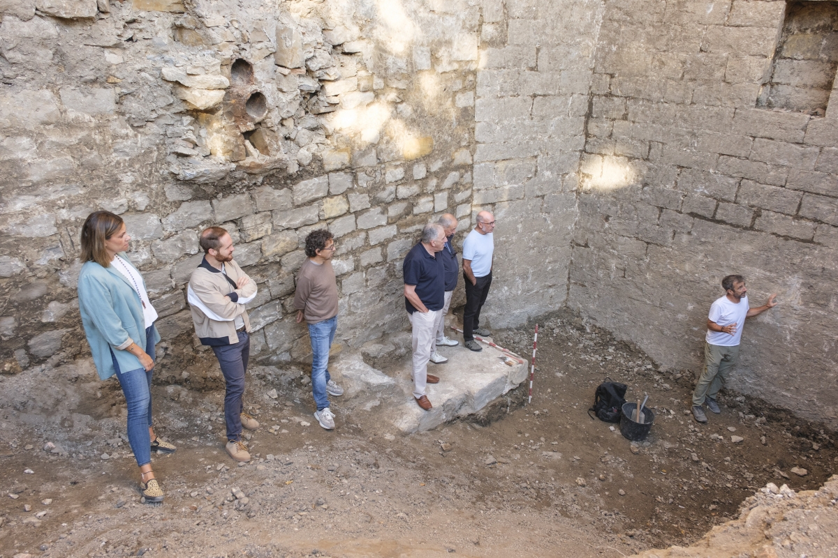 Las excavaciones de la ronda Barbazán sacan a la luz una segunda puerta de los Canónigos y una moneda islámica