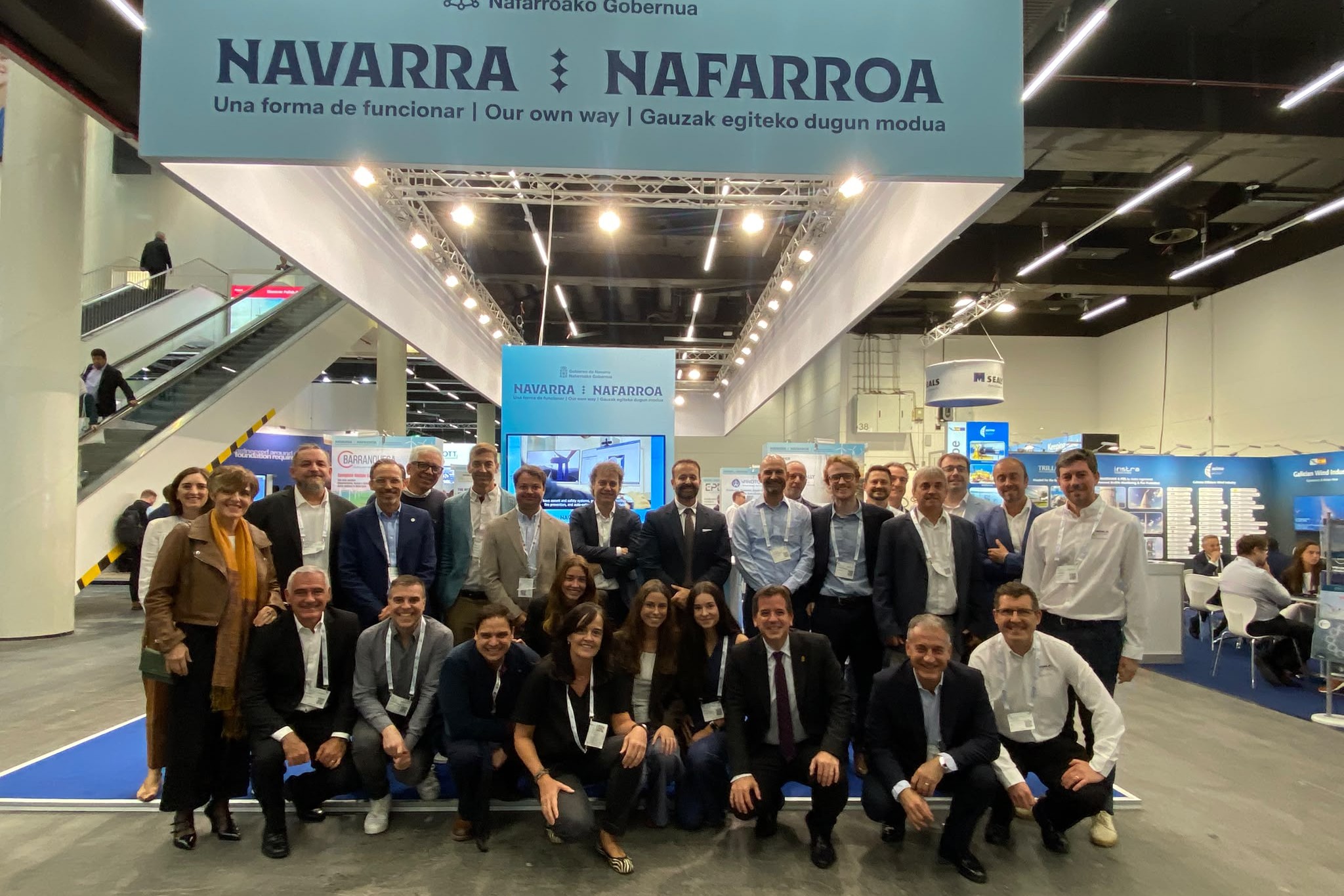 Mikel Irujo refuerza en Hamburgo la expansión de las doce empresas navarras presentes en la feria WindEnergy