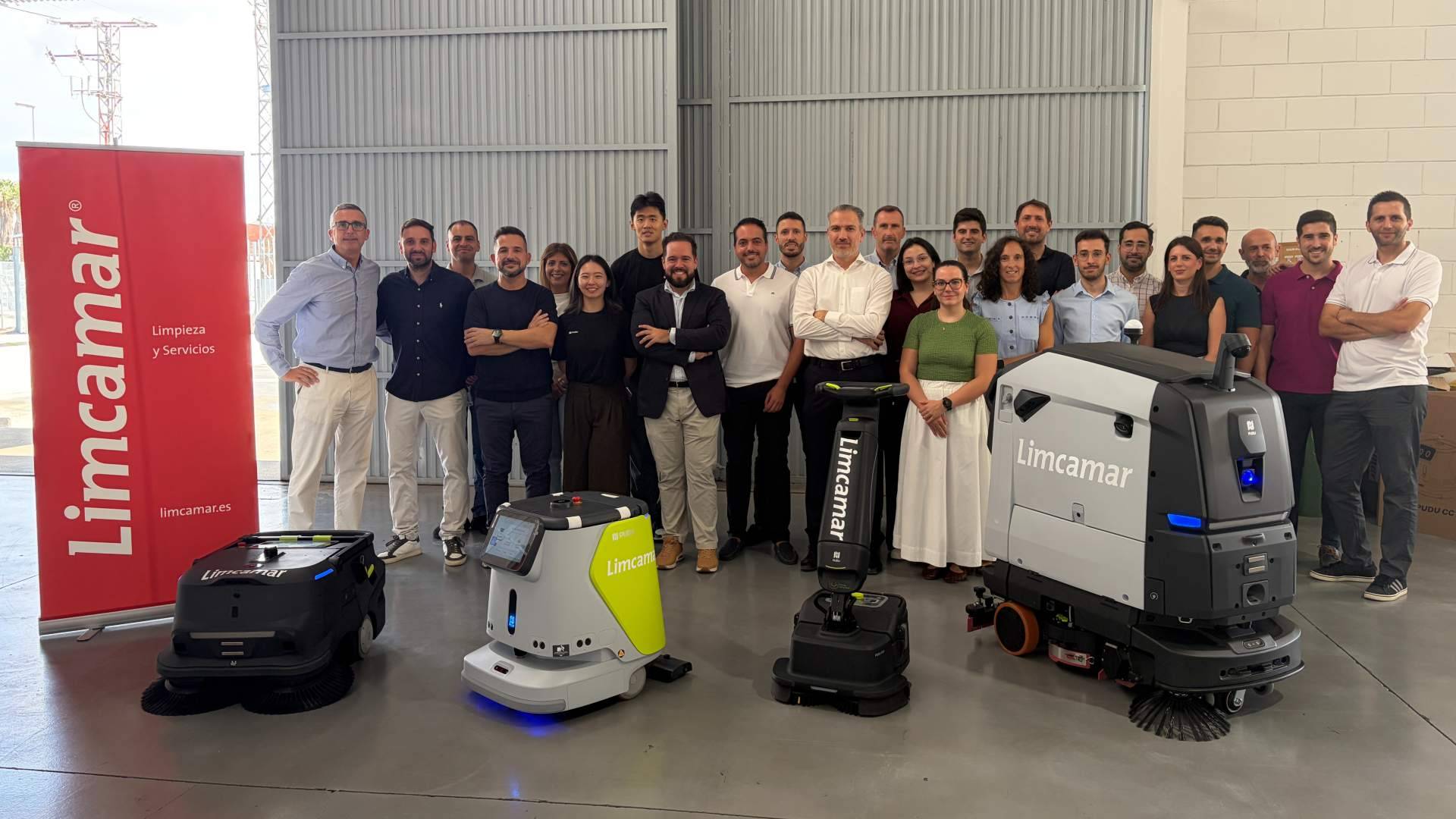 Limcamar acoge la presentación del robot autónomo PUDU BG1, en España