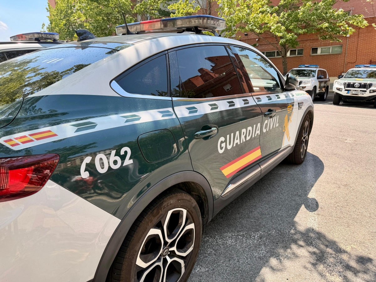 La Guardia Civil salva a un conductor que se atragantaba con un bocadillo mientras conducía por San Juan