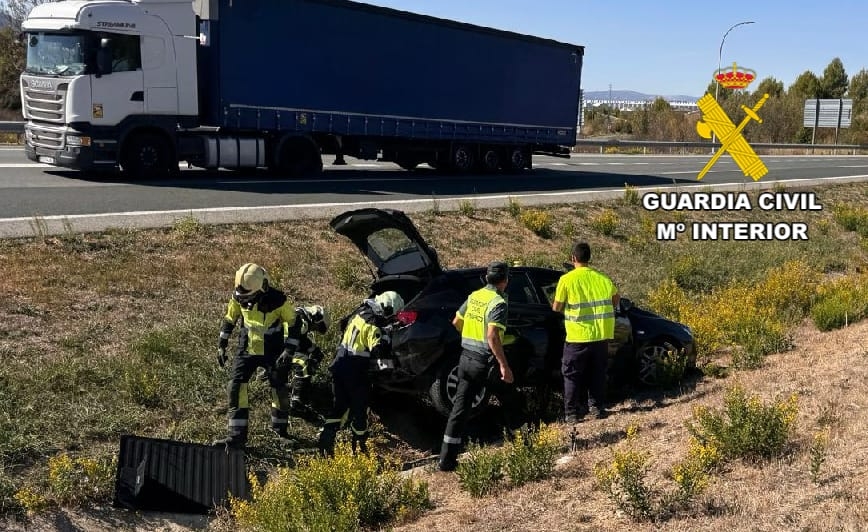 Un joven, de 23 años, resulta herido en una colisión por alcance en la AP-15, en  Noáin