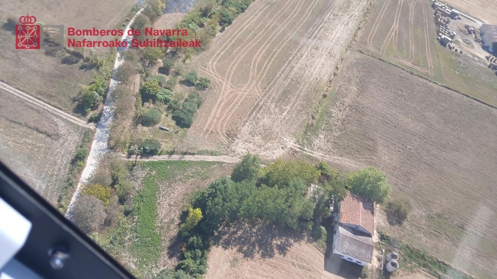 Extinguido un incendio de pasto junto a la Ermita del Pilar de Iturmendi