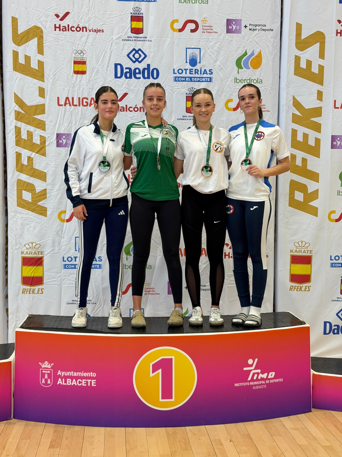 Leyre Pérez de Albéniz, de la AD San Juan, se proclama campeona de la Liga Nacional Júnior de kárate