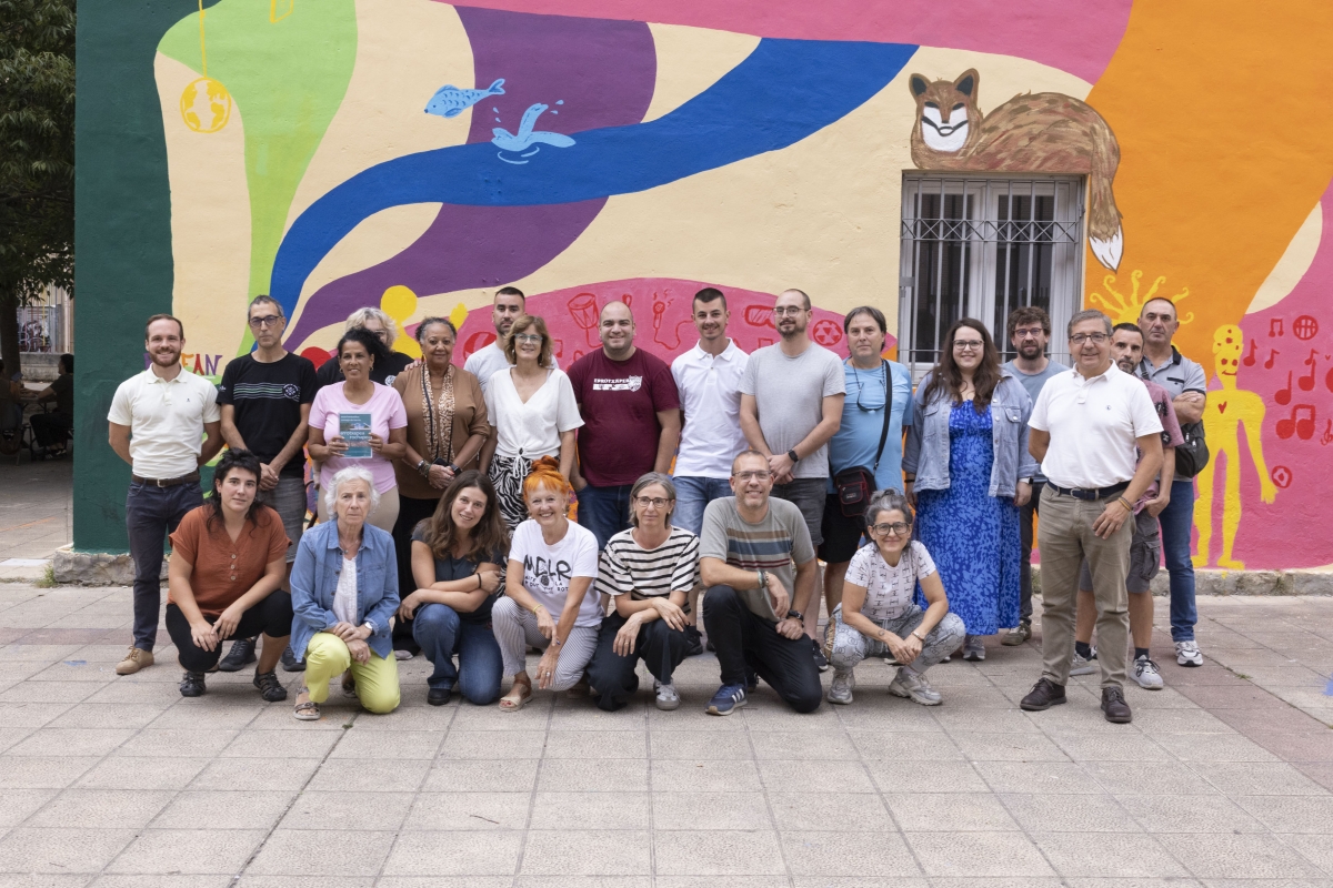 El Consejo de Barrio de la Rochapea celebra su primera reunión con 29 miembros y el vecindario como protagonista