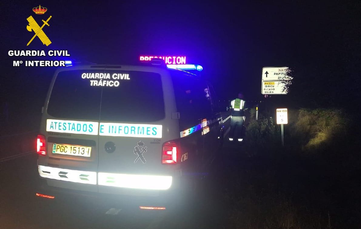 Herido un motorista de 54 años tras atropellar a un animal en la NA-150, en Egüés