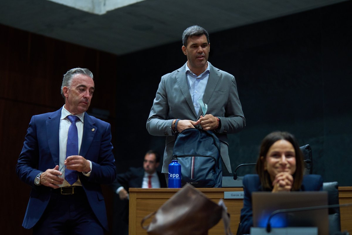 El Parlamento Foral pide a Madrid más inversión y un calendario para acelerar el TAV hasta Pamplona