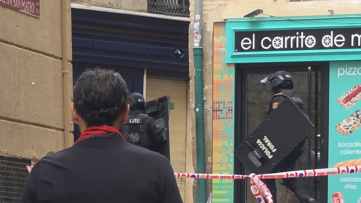 Decretan una orden de alejamiento y la suspensión y retirada de armas del hombre que provocó el incidente en Mercaderes