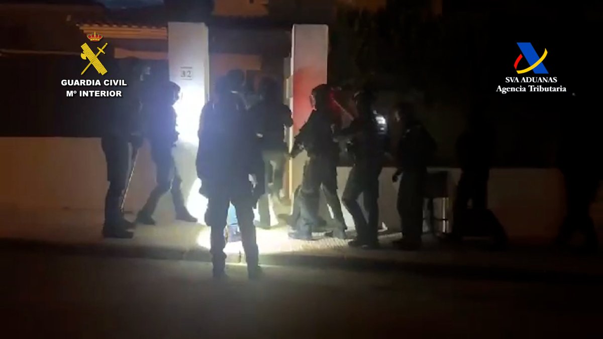 La Guardia Civil desmantela una red de fraude de hidrocarburos en Murcia y Alicante