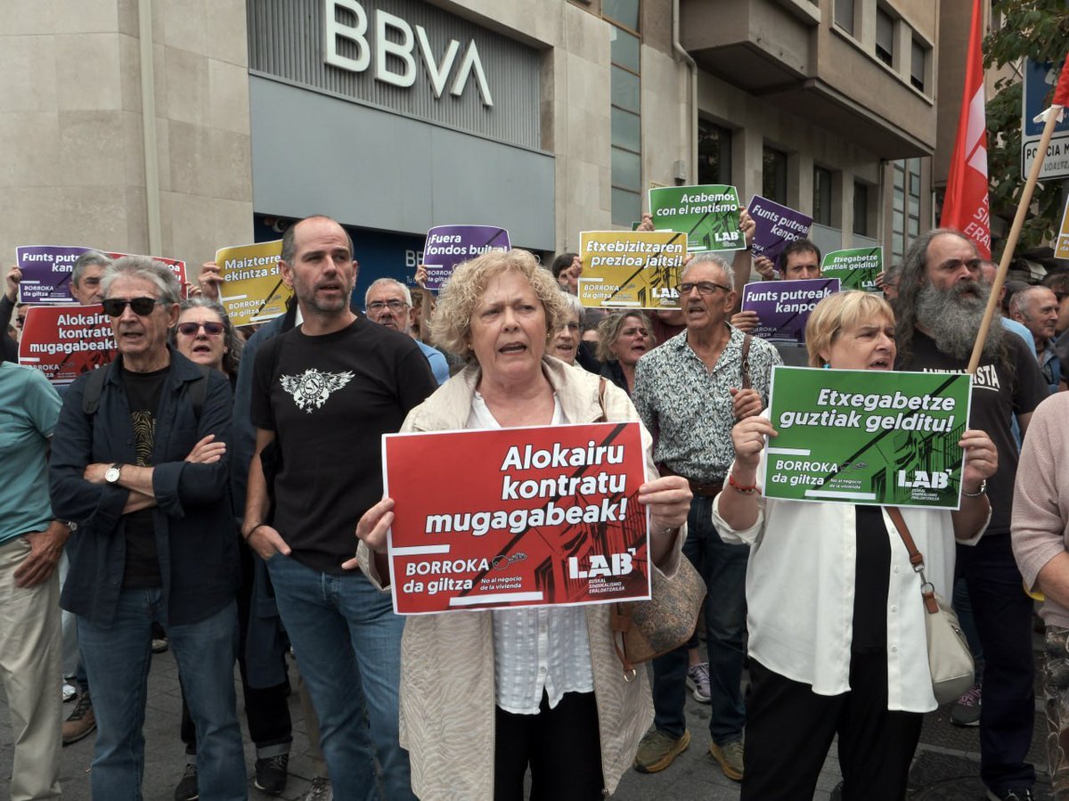 Protestas por la vivienda en más de 50 ciudades, Pamplona incluida, con la huelga general como siguiente paso