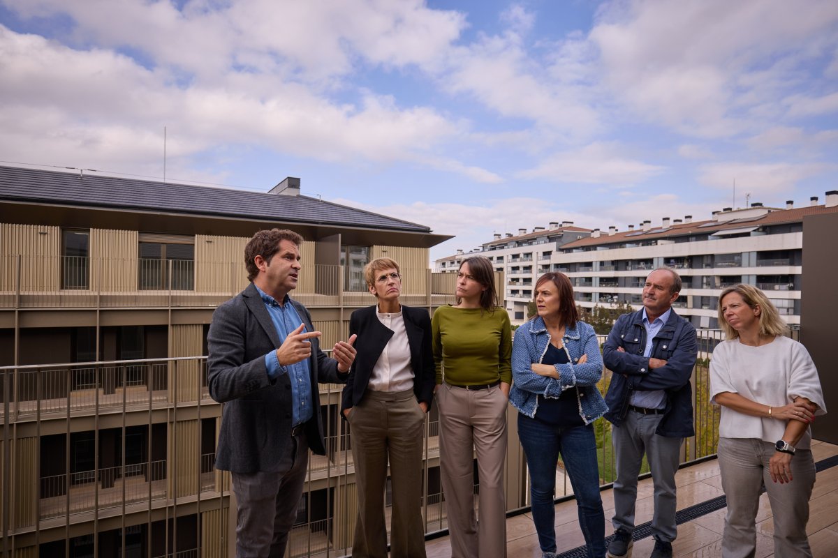 Chivite visita en Mutilva 70 nuevas viviendas públicas de alquiler social y asequible de EtxeON Navarra
