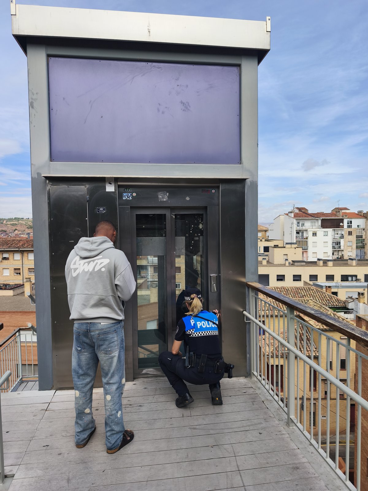 Rescatan a un niño, de 11 años, atrapado en un ascensor urbano en Tudela