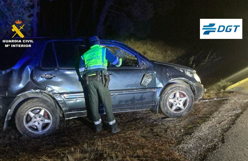 Herida grave una mujer, de 33 años, al salirse de la vía y volcar su coche en la NA-601, en Mendigorría