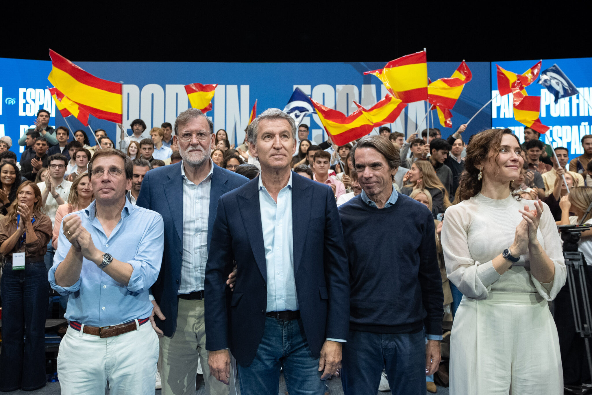 El presidente del PP promete cambio total y orden en mitin multitudinario en Madrid