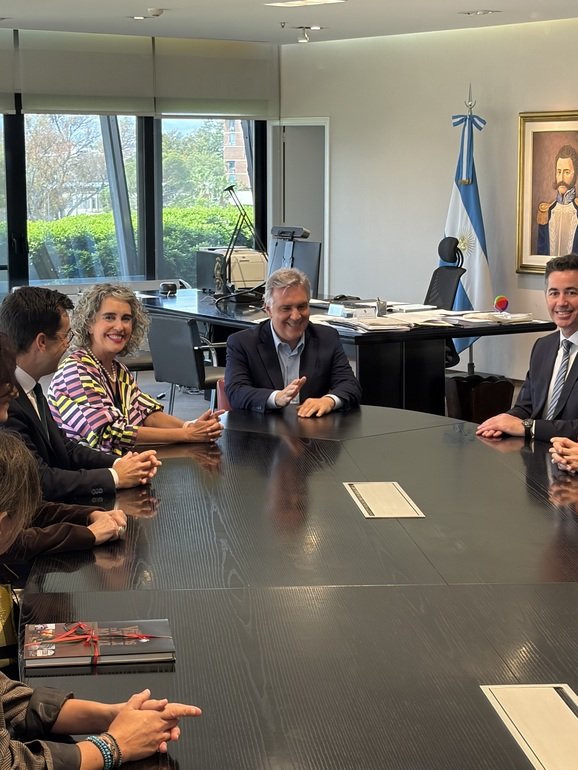 Ibone Bengoetxea destaca en Córdoba la contribución vasca a la cultura y autogobierno en Argentina