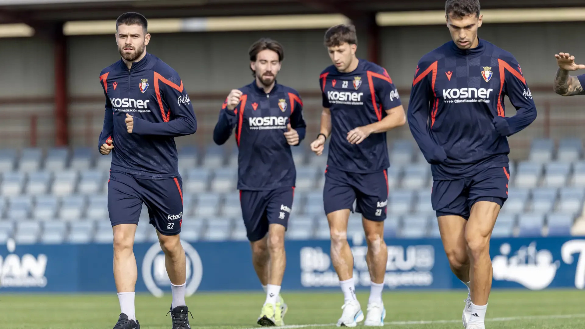 Osasuna entrena en Tajonar tras derrota ante Betis con Raúl y Moi Gómez integrados