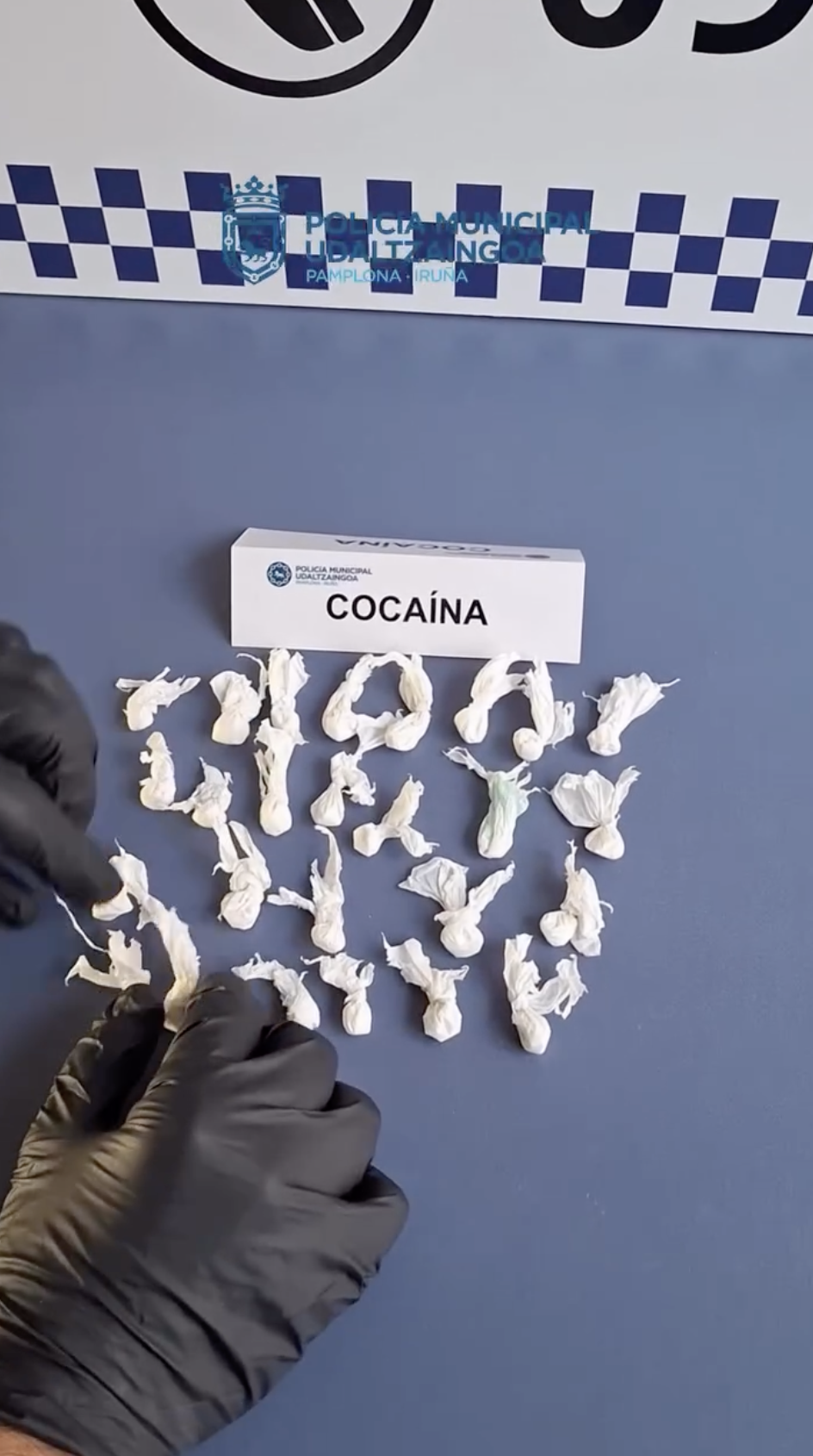 Detenido en Pamplona un hombre con 26 bolsitas de cocaína ocultas en el coche y en el pantalón