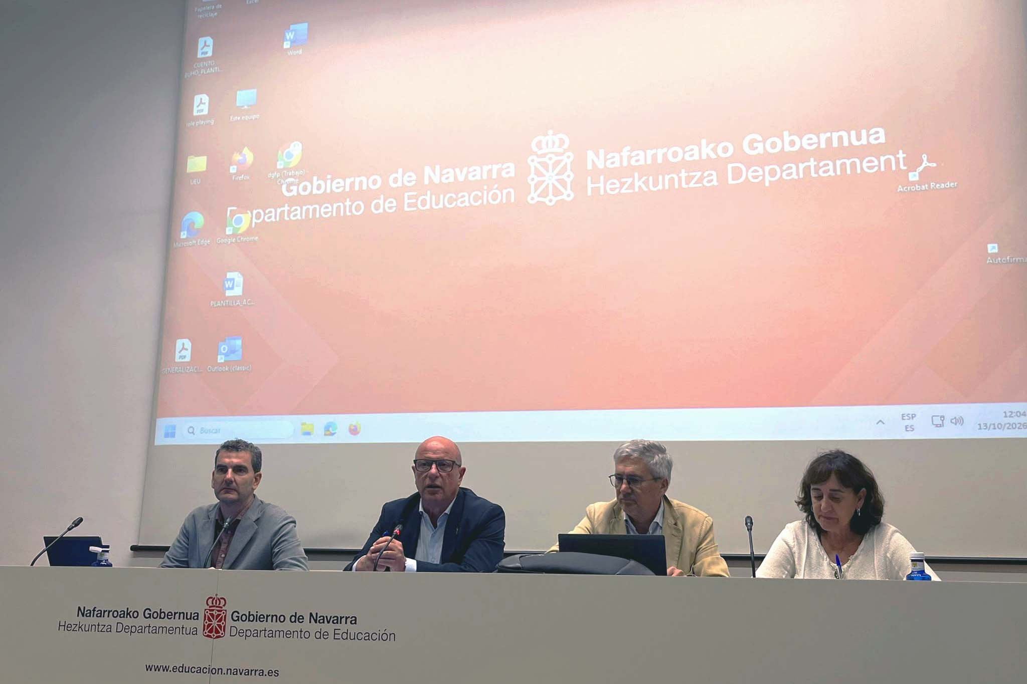 Carlos Gimeno anuncia un aumento de 1.900 horas extra para refuerzo educativo en Navarra este curso 2026-2027