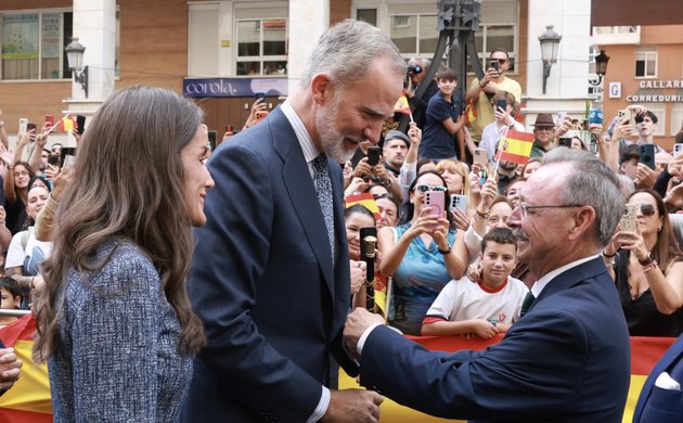 Los Reyes de España se dan un baño de masas en Ceuta