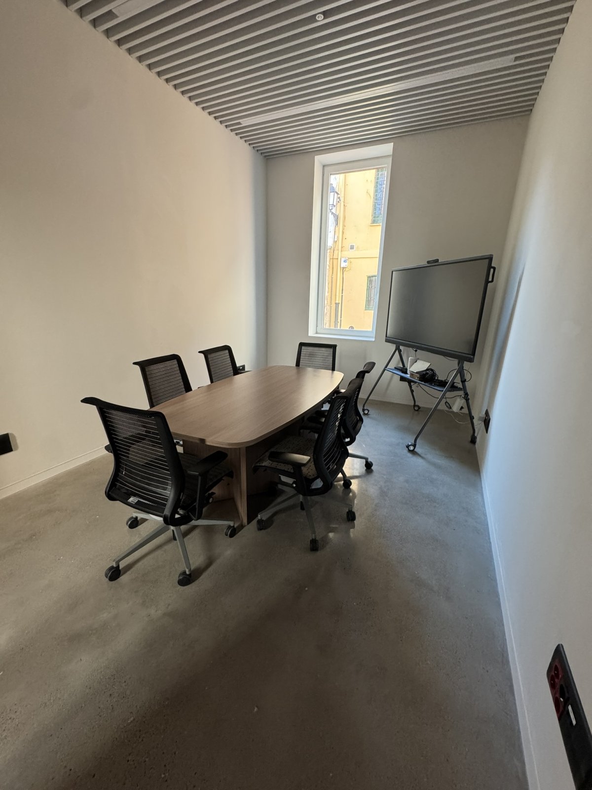 Logroño inaugura coworking en antiguo Colegio San Bernabé tras aprobación de precios públicos