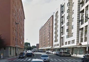 Un joven atropellado en una acera de Pamplona tras una errónea maniobra de la conductora