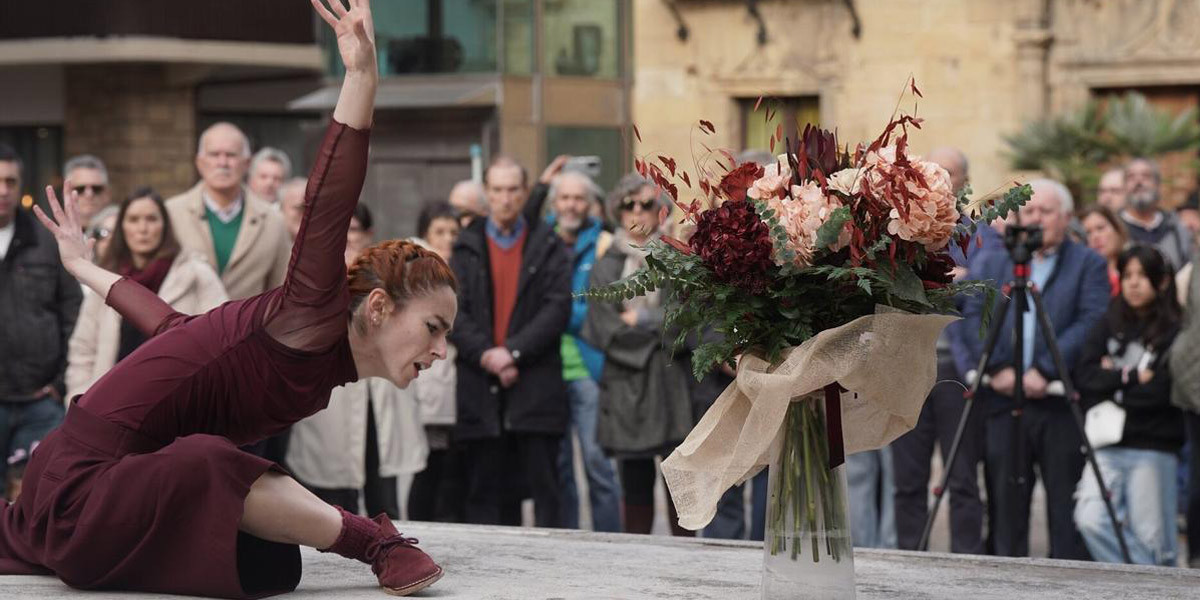 Zarautz rinde homenaje a Yoanna Acedo en un acto contra la violencia machista el 24 de octubre