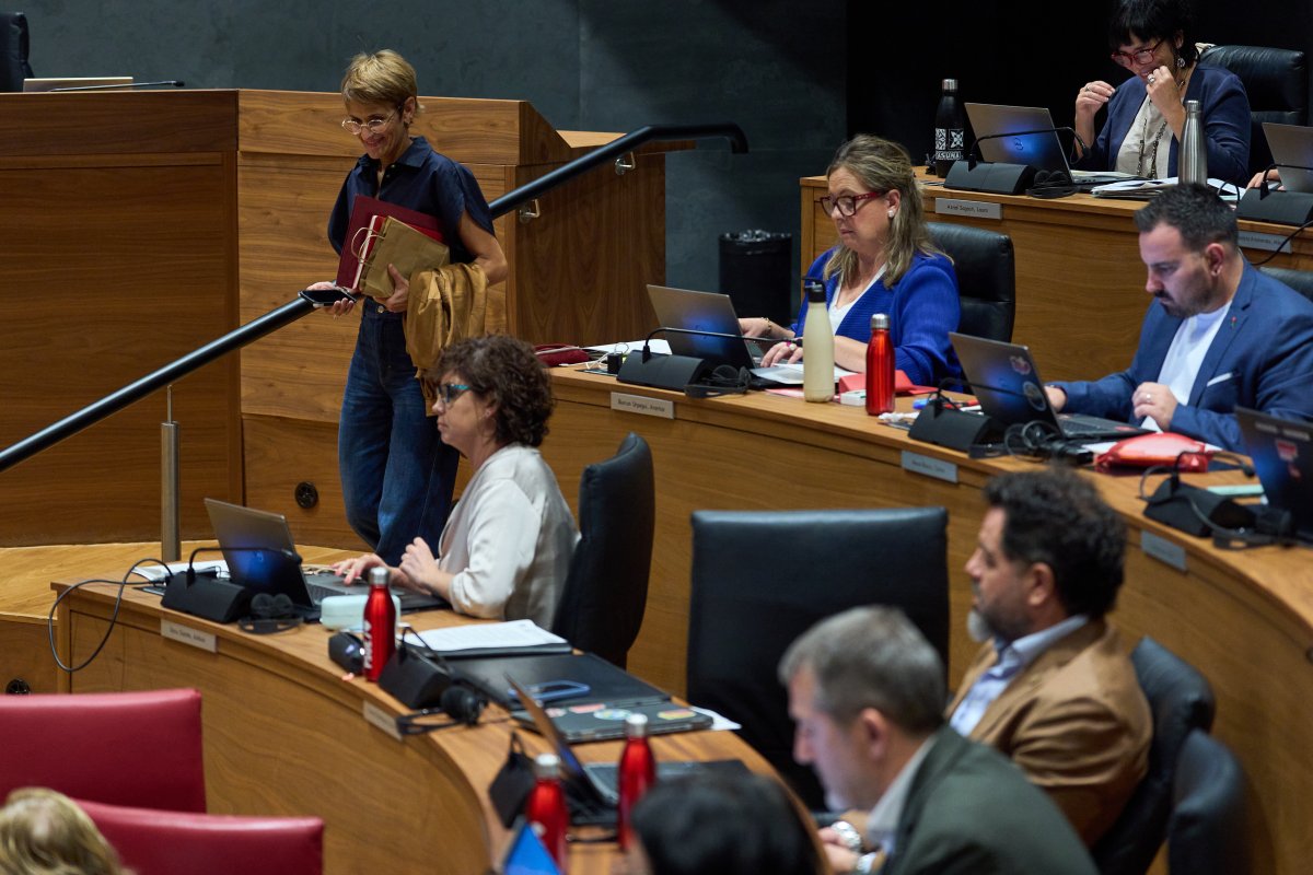 El Parlamento de Navarra insta al Gobierno foral a estudiar la creación de vivienda mediante la ampliación en altura de edificios existentes