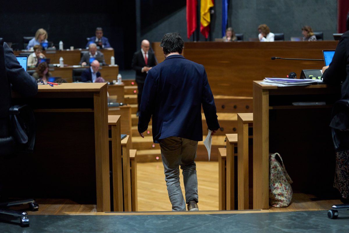 El Parlamento de Navarra pide un nuevo Estatuto del Personal de las administraciones que sustituya al de 1993