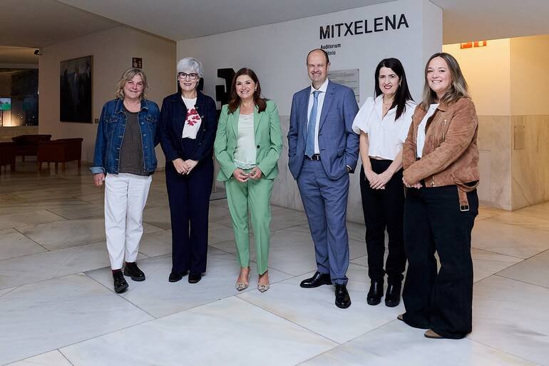 María Jesús San José impulsa los derechos humanos como eje de las políticas públicas en un congreso en Bilbao