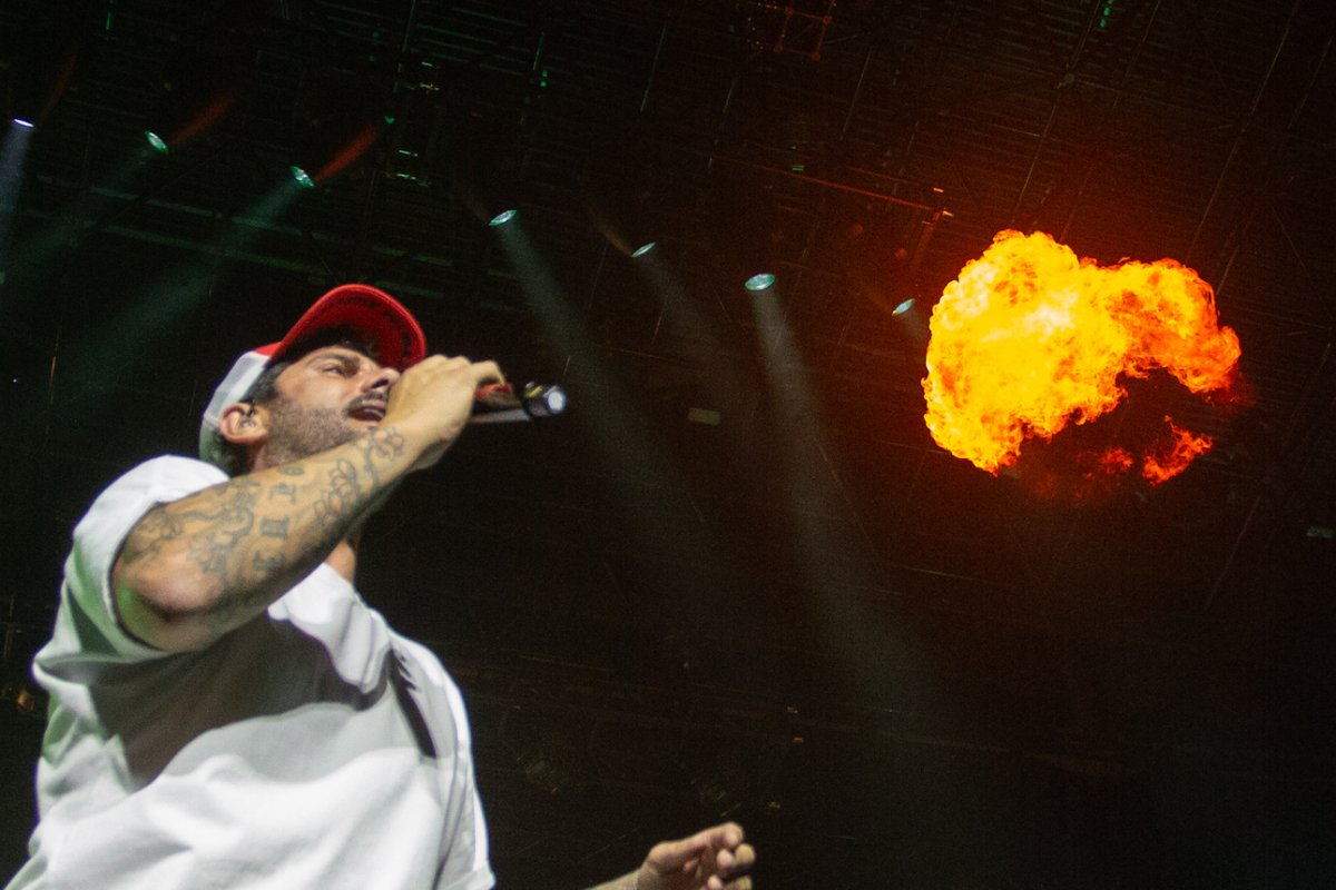 [GALERIA] Melendi calienta el Navarra Arena de Pamplona con su gira «Pop Rock Tour»