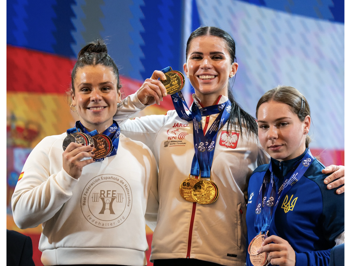 Naroa Arrasate conquista Europa con tres medallas en el Europeo Sub-23 de halterofilia
