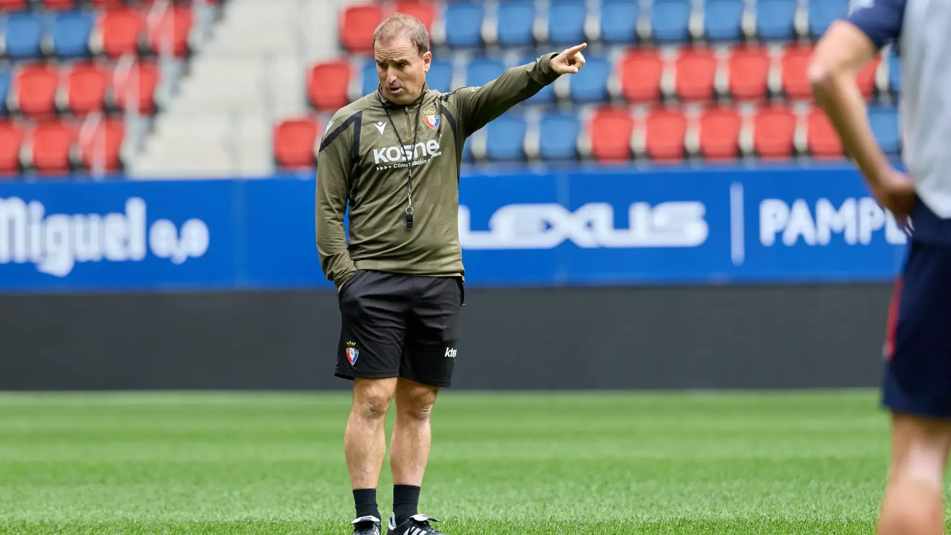 Osasuna convoca a 23 jugadores ante el Racing de Santander con los regresos de Kike Barja y Moro