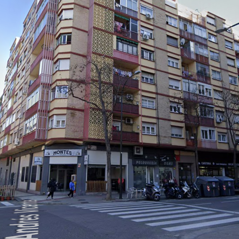  Muere una niña tras precipitarse desde la ventana de su casa en la calle Andrés Vicente de Zaragoza