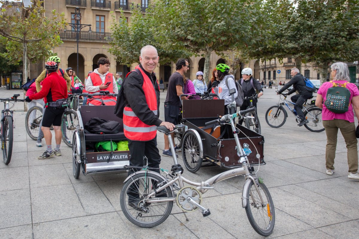 Mark Wagenbuur, el embajador del ciclismo holandés, pedalea por Pamplona