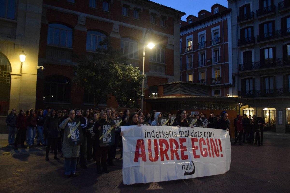 Itaia denuncia en Pamplona el «asesinato machista» de una joven de 19 años en Angelu y pide reforzar la respuesta ante las agresiones