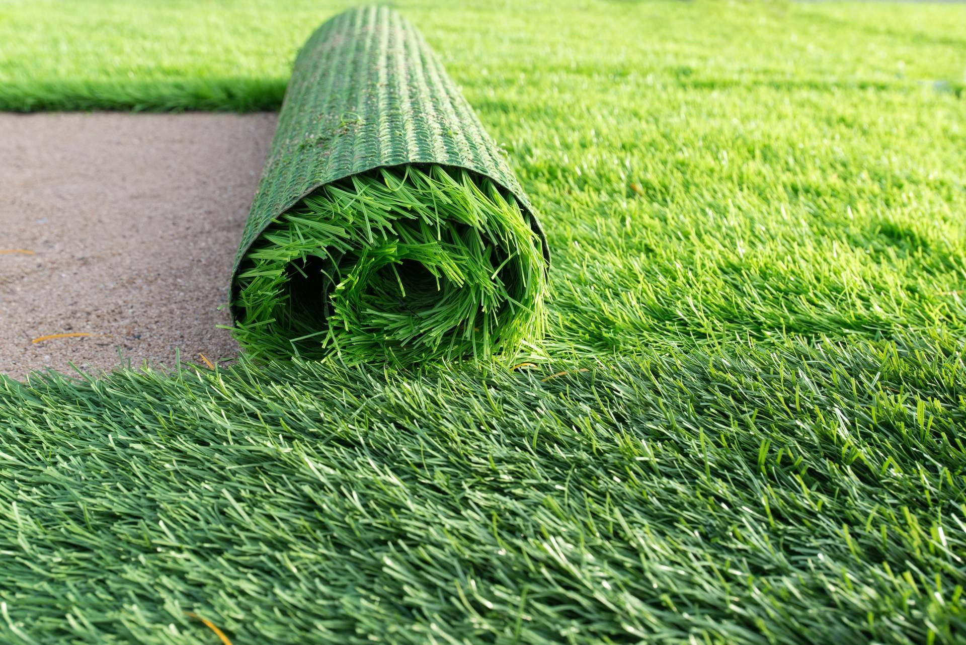 Pasto sintético en México; ShopSmart ofrece venta e instalación para jardines, gimnasios y canchas deportivas