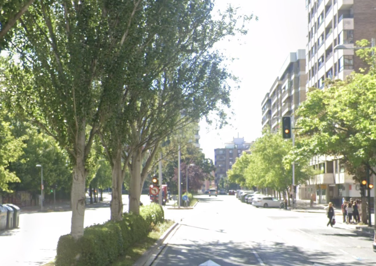 Herido un motorista, de 44 años, tras sufrir una caída en la avenida de Sancho el Fuerte de Pamplona