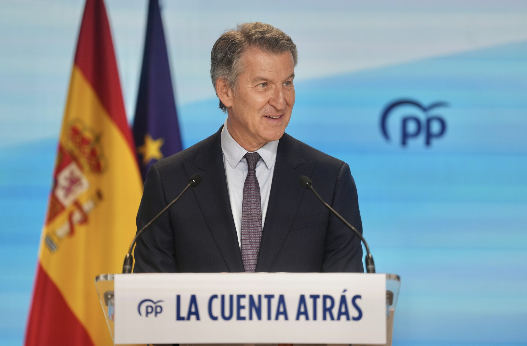 Feijóo promete en Sevilla un millón de viviendas y avales del 100% para jóvenes compradores además de echar a los okupas