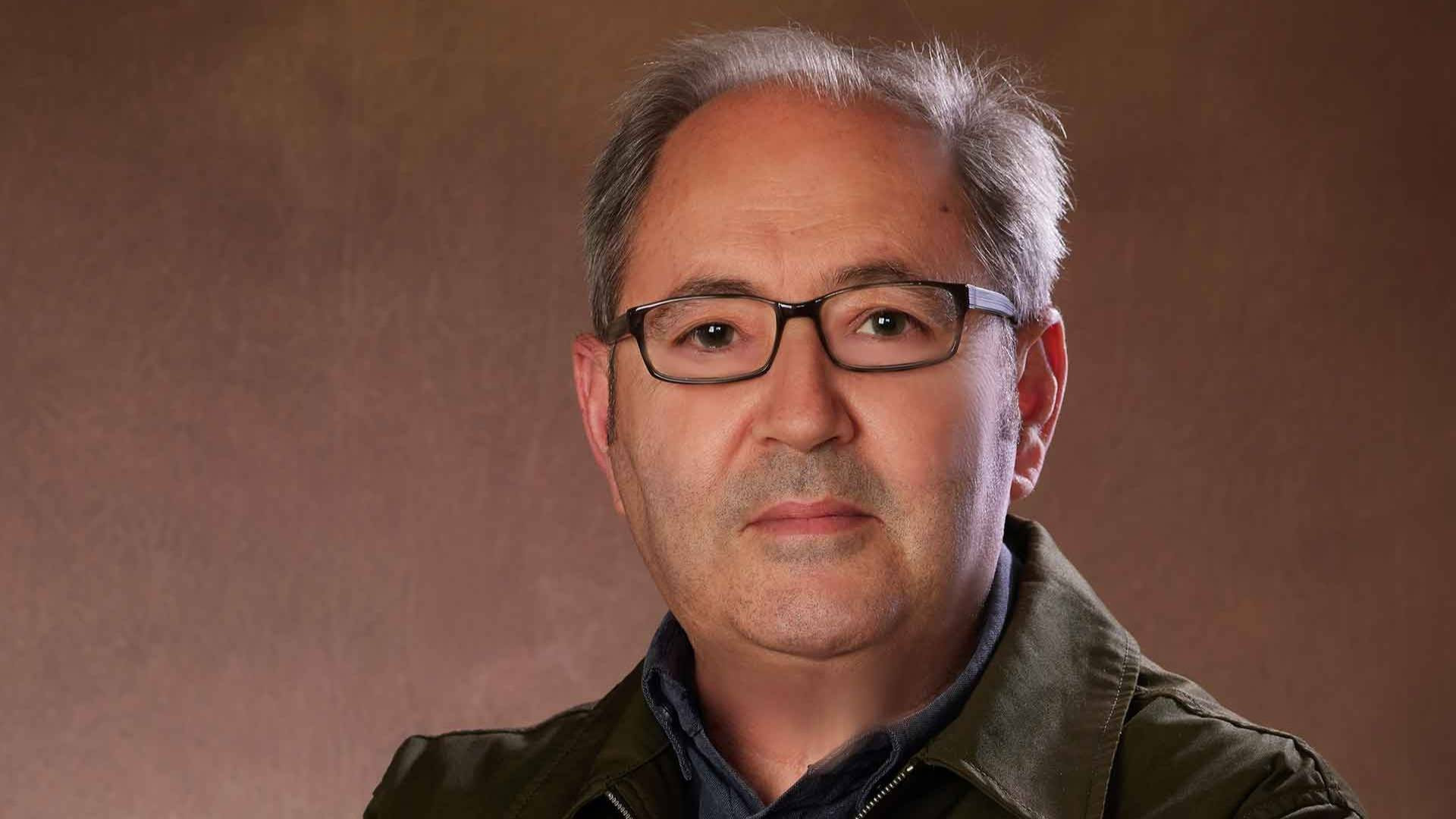 Juan Caballero Corredor debuta como ensayista con 'La soledad sus espectros'
