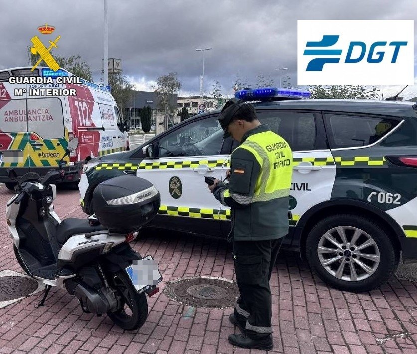 Herida una vecina de Sarriguren tras sufrir un vuelco en la calzada en la PA-31 a la altura de Galar