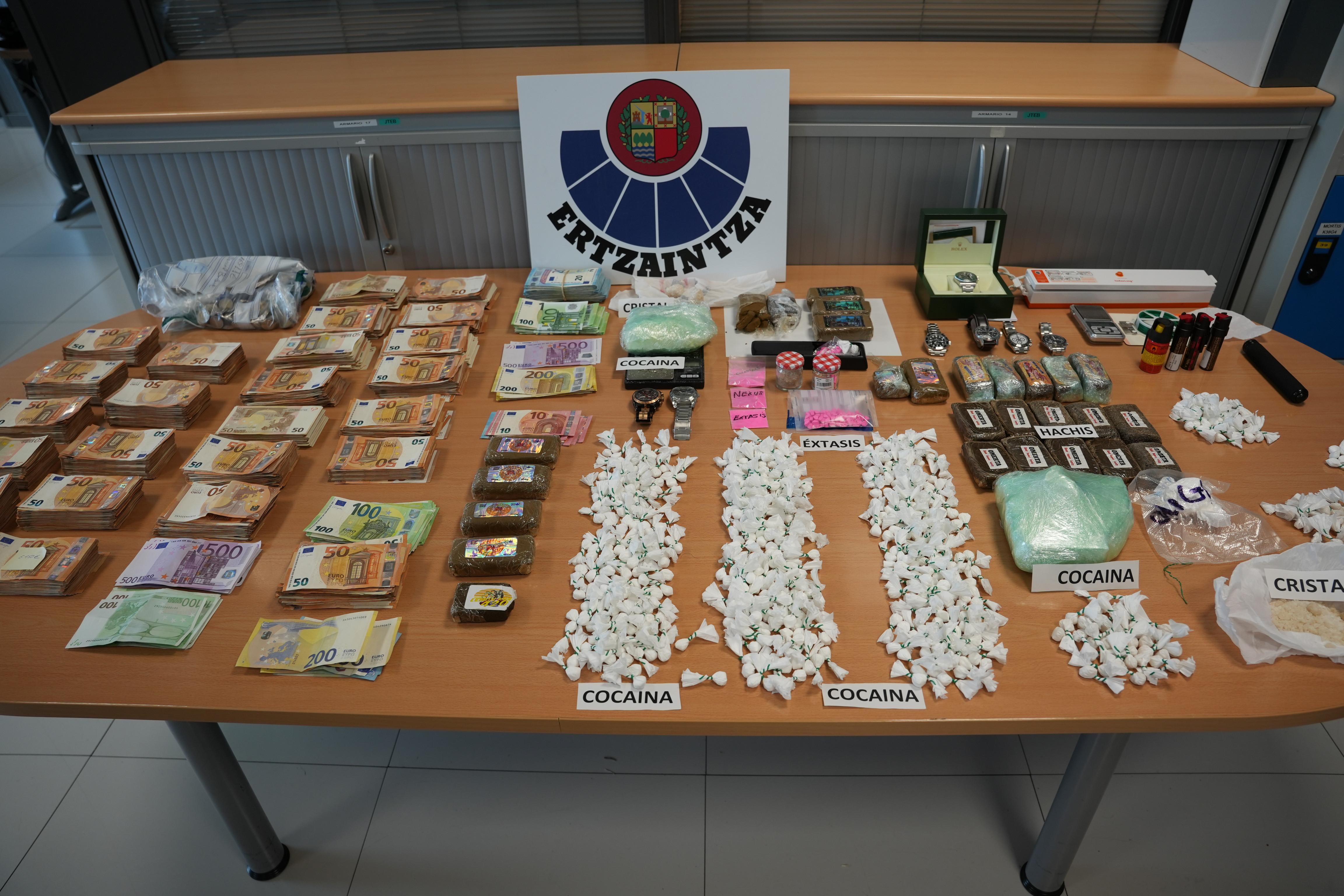 Siete detenidos en Bizkaia por tráfico de drogas y blanqueo de capitales