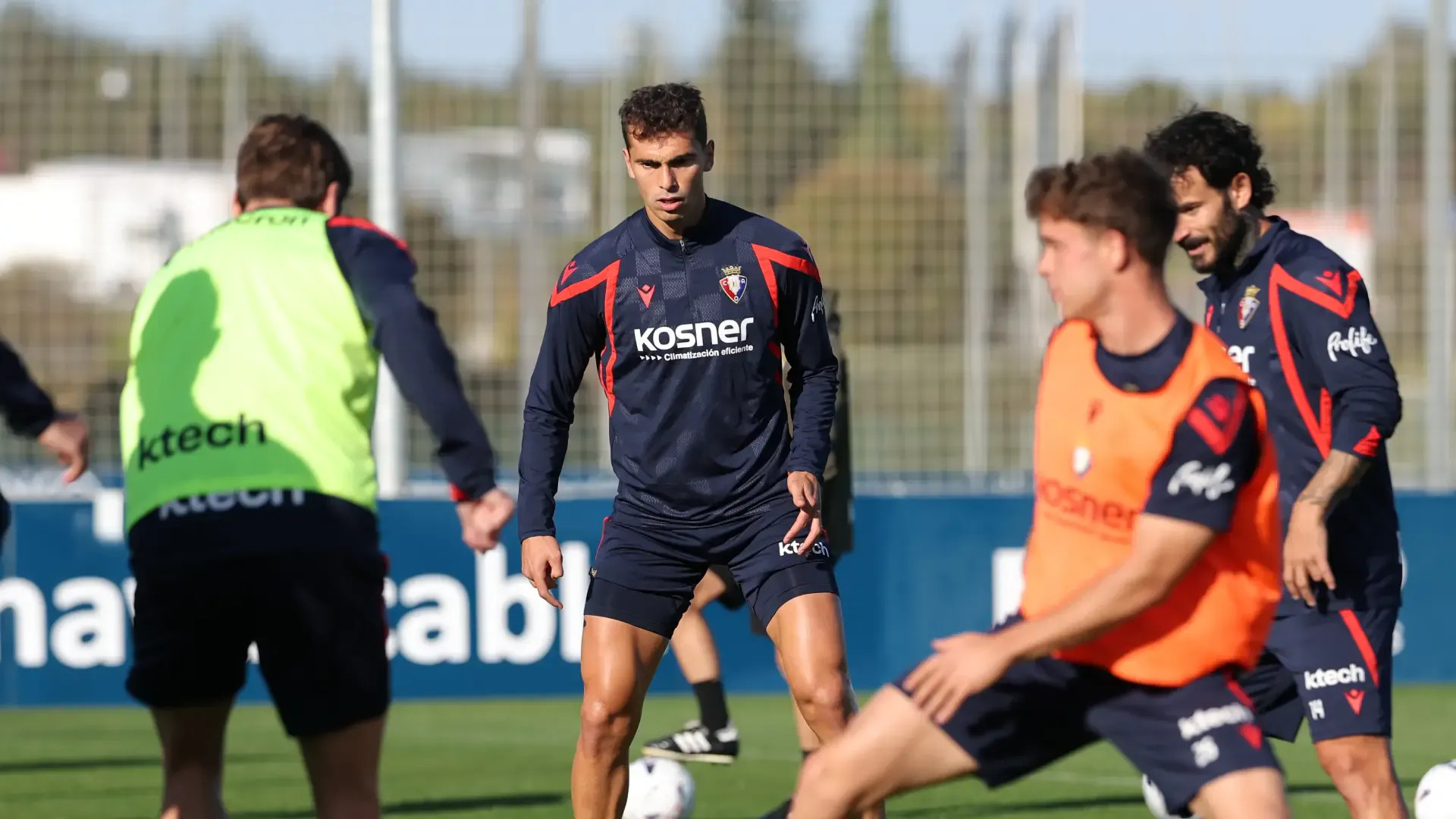 Osasuna entrena en Tajonar para enfrentar al Sevilla en el Ramón Sánchez-Pizjuán