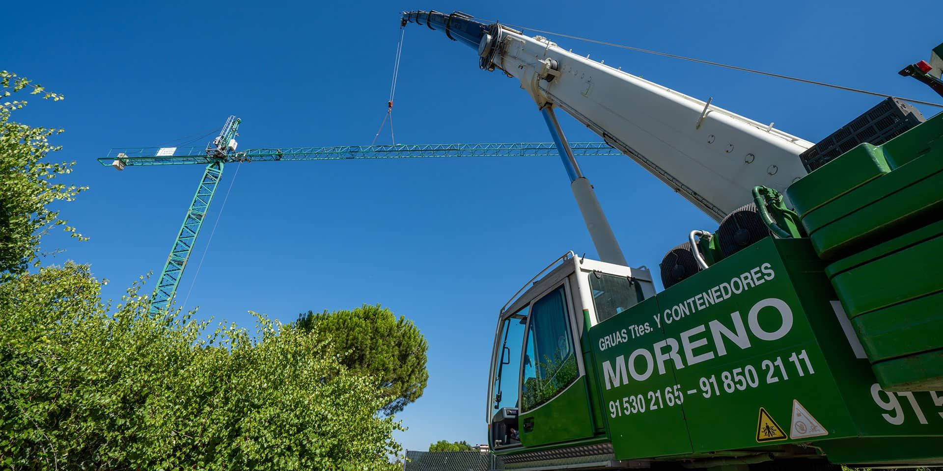Grúas Moreno supera los 60 años de experiencia con una flota preparada para transportar y elevar cargas de hasta 200 toneladas