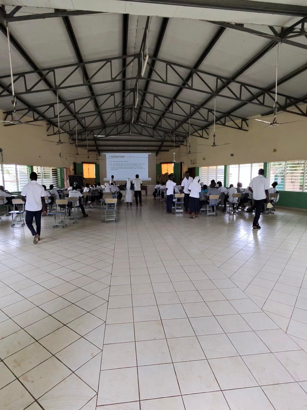 Siete voluntarios navarros llevarán 40 ordenadores reutilizados a una escuela de enfermería de Togo