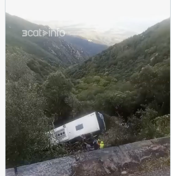 Un autobús cae por un desnivel de 20 metros en Fogars de Montclús, con 20 heridos graves