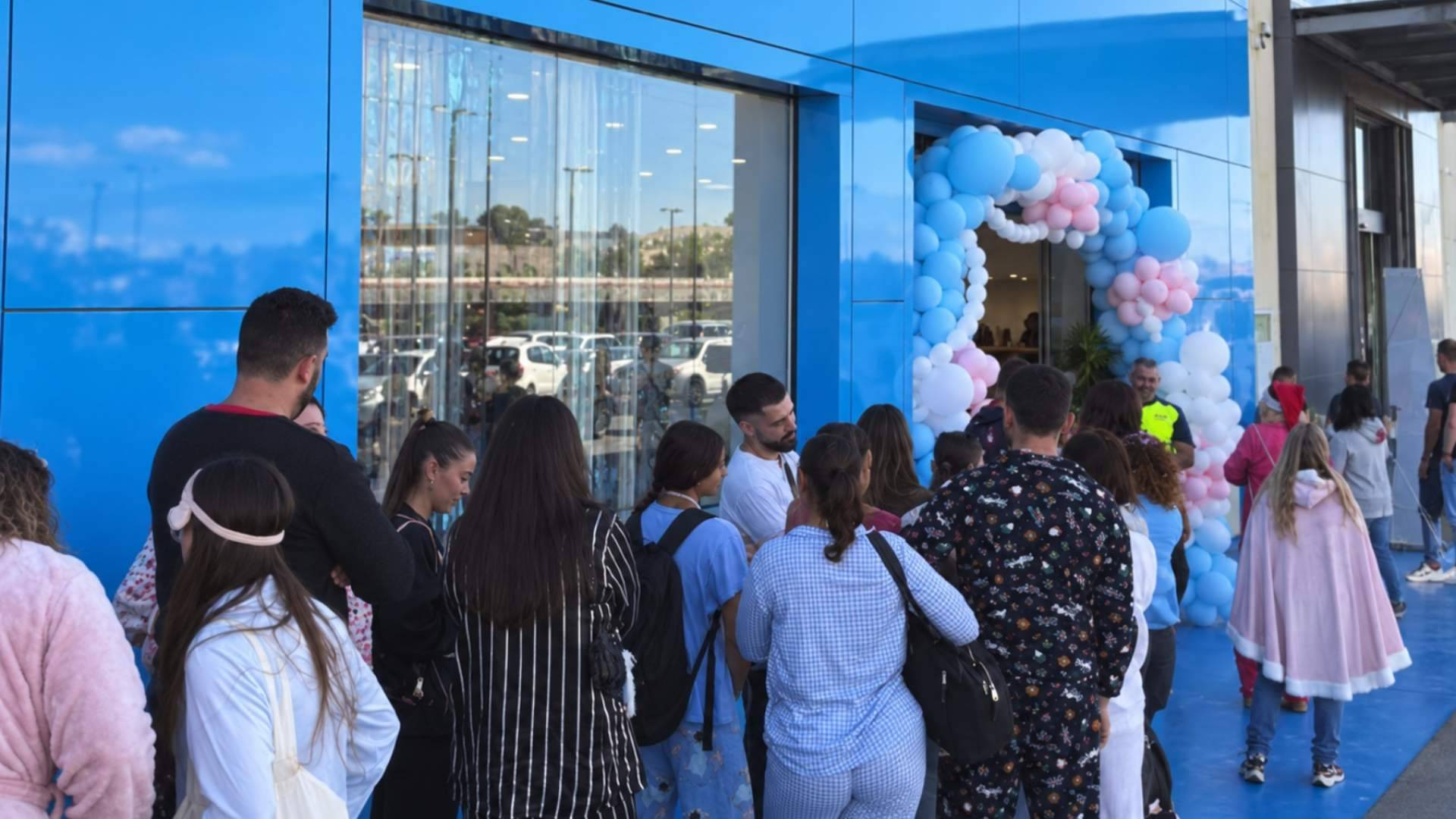 Dormitorum celebra la ampliación de su tienda de Telde con una fiesta de pijamas
