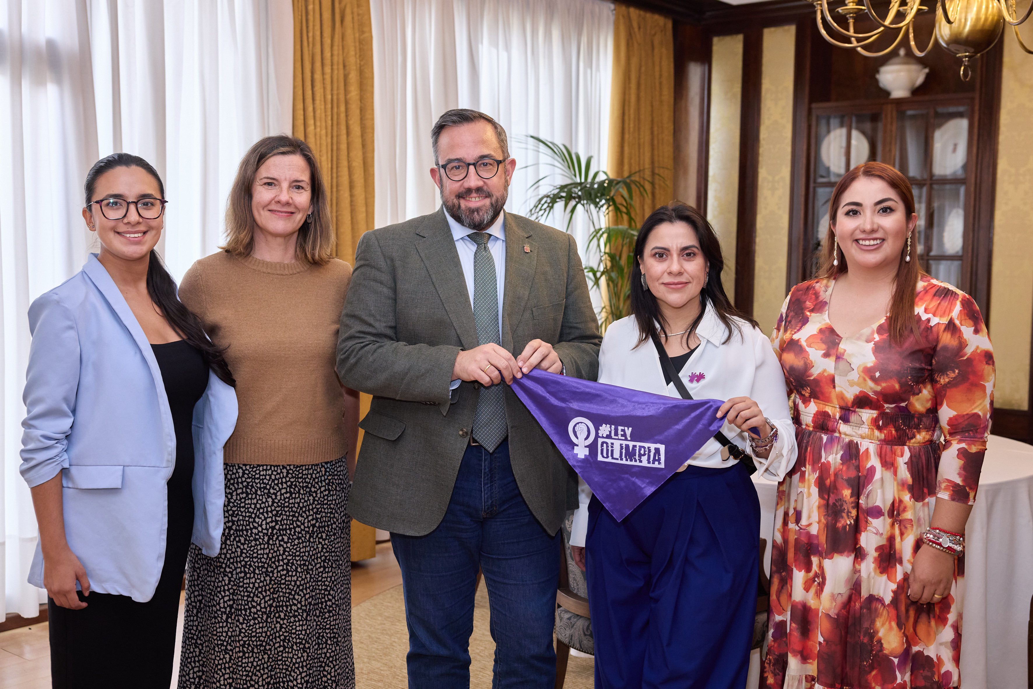 Remírez aborda la prevención de la violencia digital con la impulsora de la Ley Olimpia
