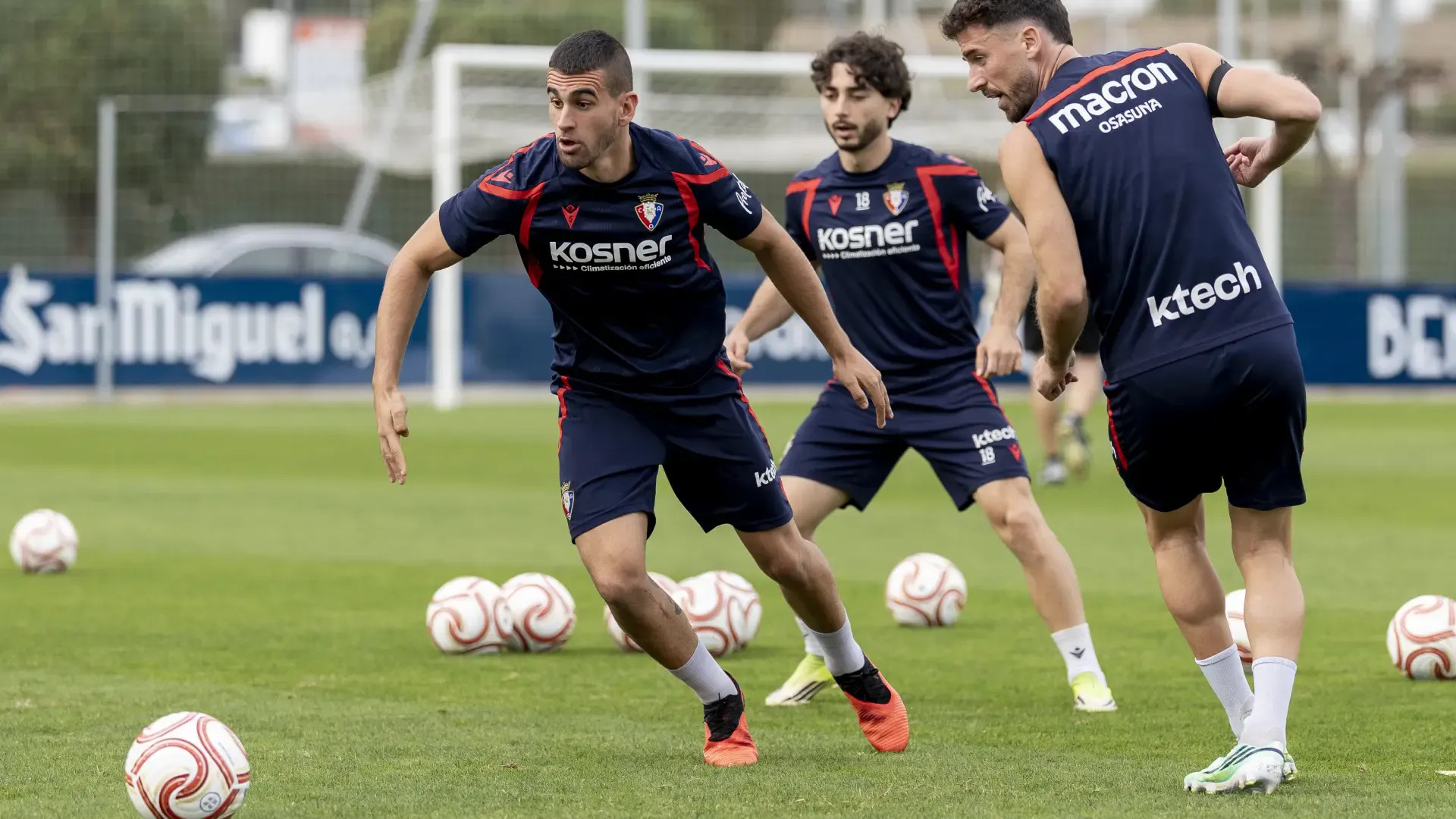 Osasuna entrena en Tajonar tras derrota en Sevilla y prepara debut copero ante el Calatayud